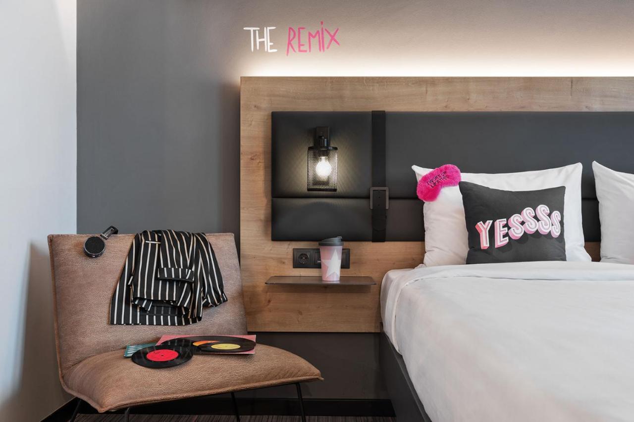 Hotel Moxy Bucharest Old Town Esterno foto