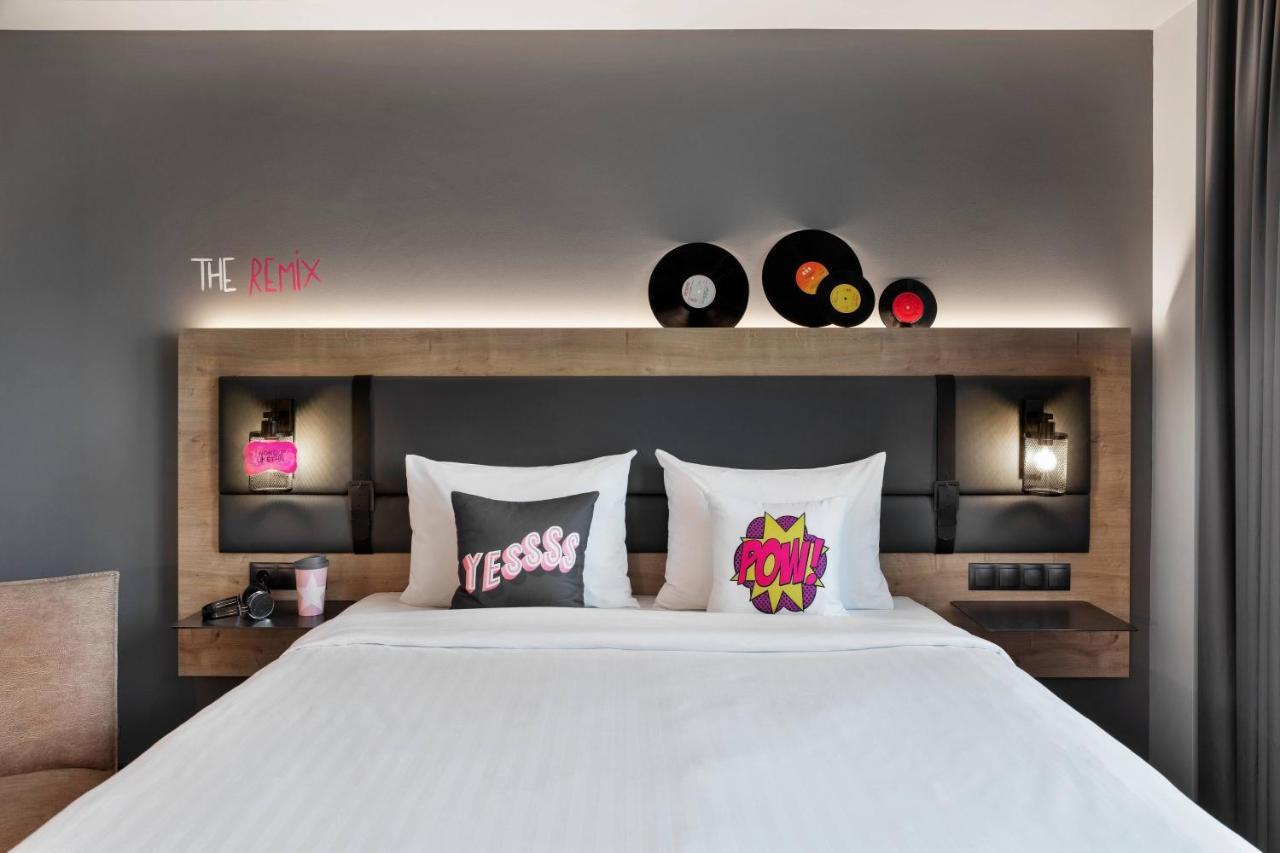 Hotel Moxy Bucharest Old Town Esterno foto