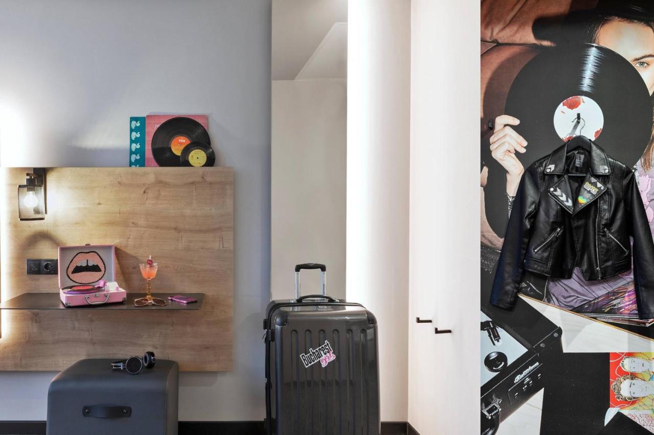 Hotel Moxy Bucharest Old Town Esterno foto
