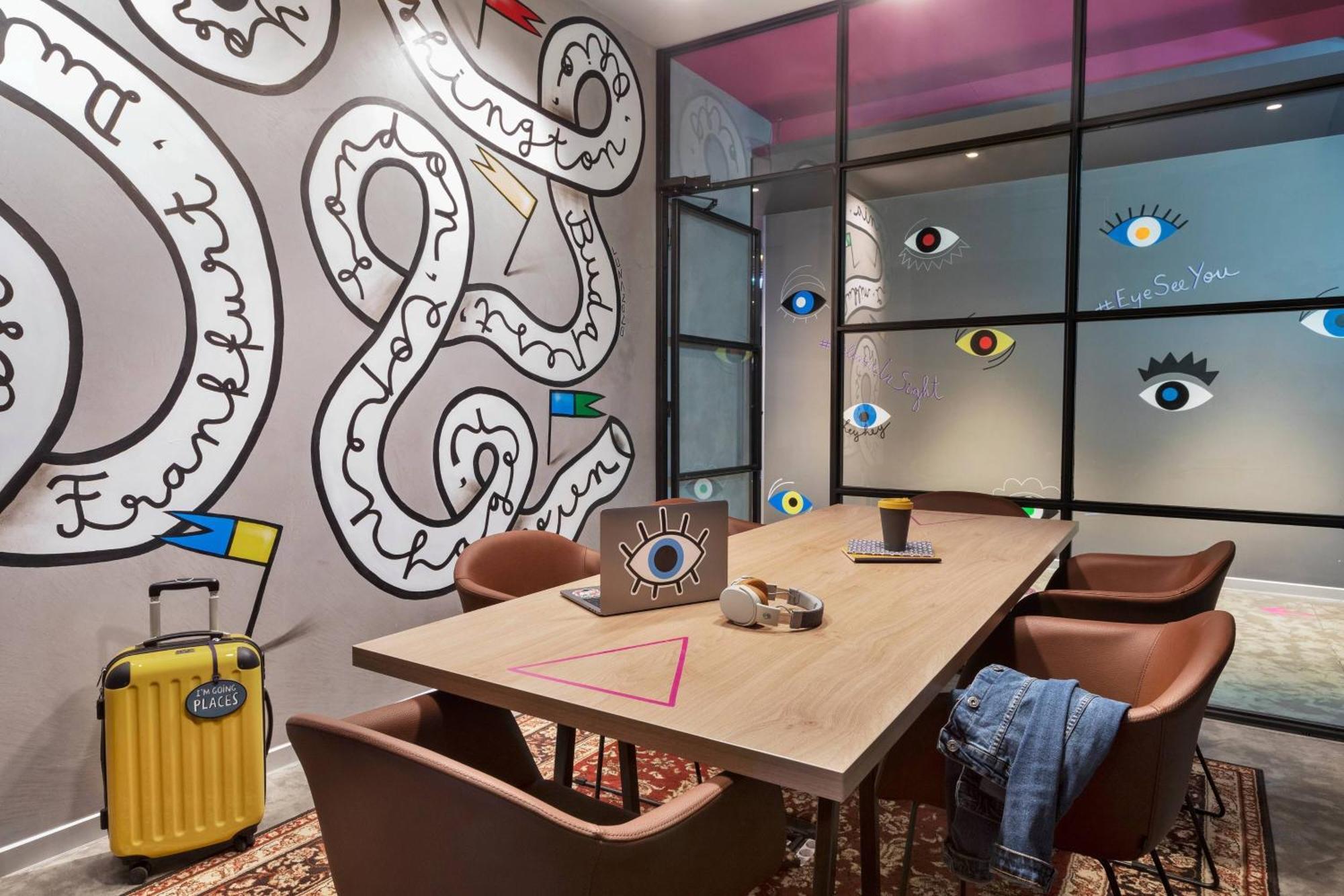 Hotel Moxy Bucharest Old Town Esterno foto
