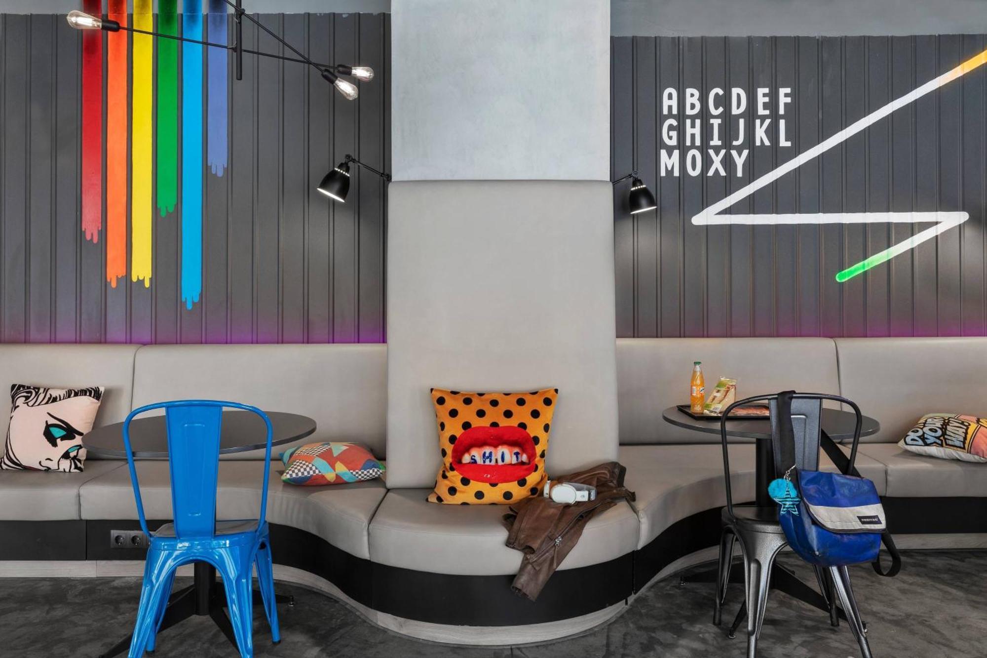 Hotel Moxy Bucharest Old Town Esterno foto