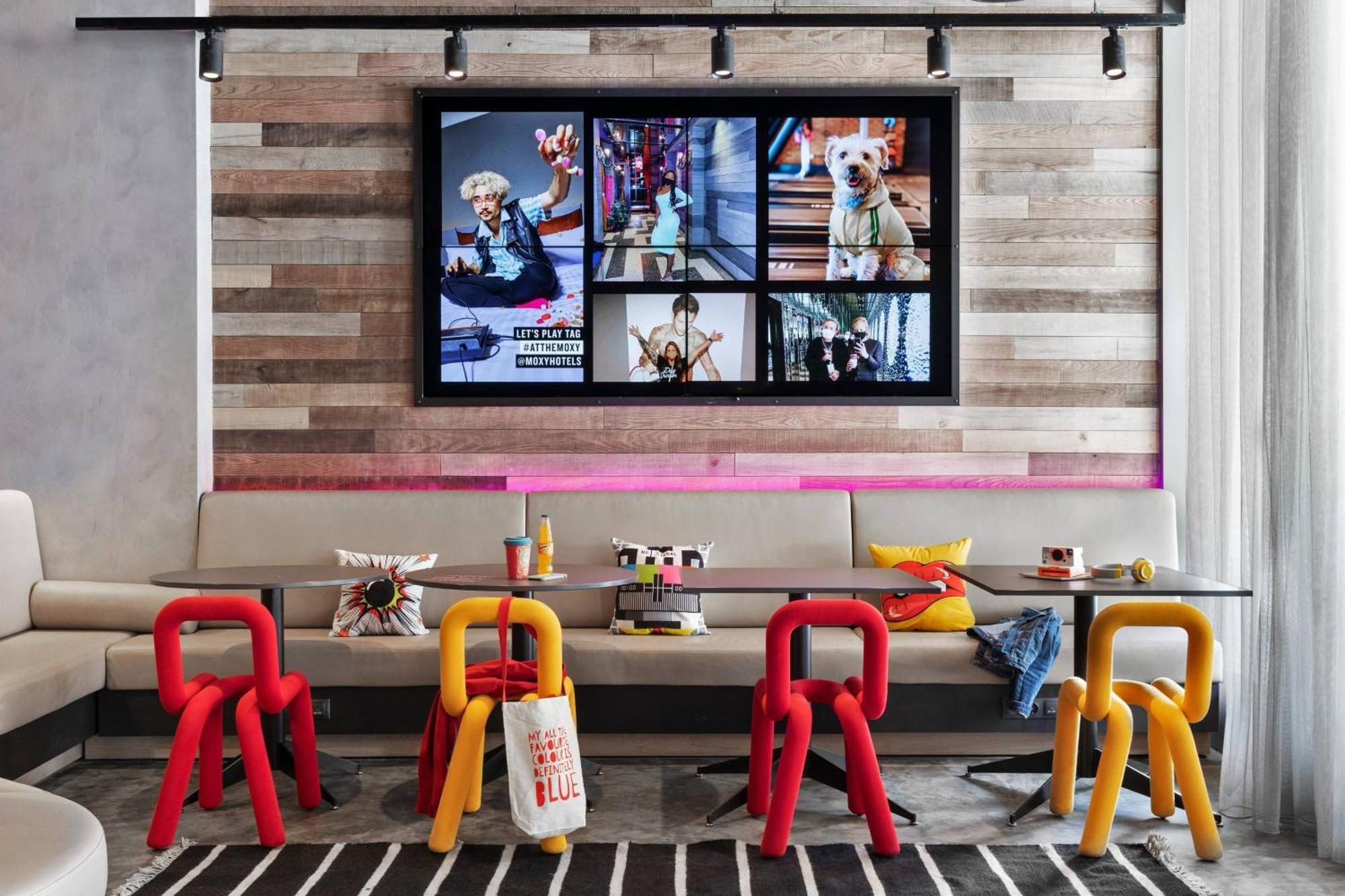 Hotel Moxy Bucharest Old Town Esterno foto
