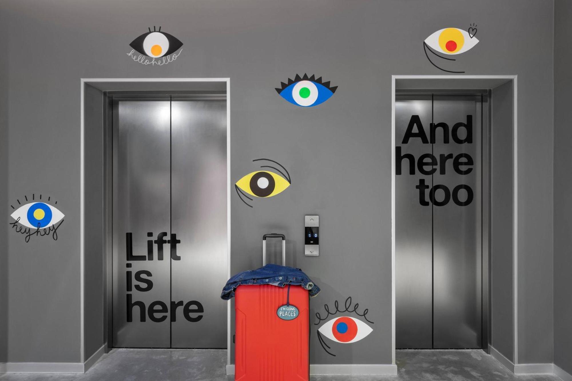 Hotel Moxy Bucharest Old Town Esterno foto