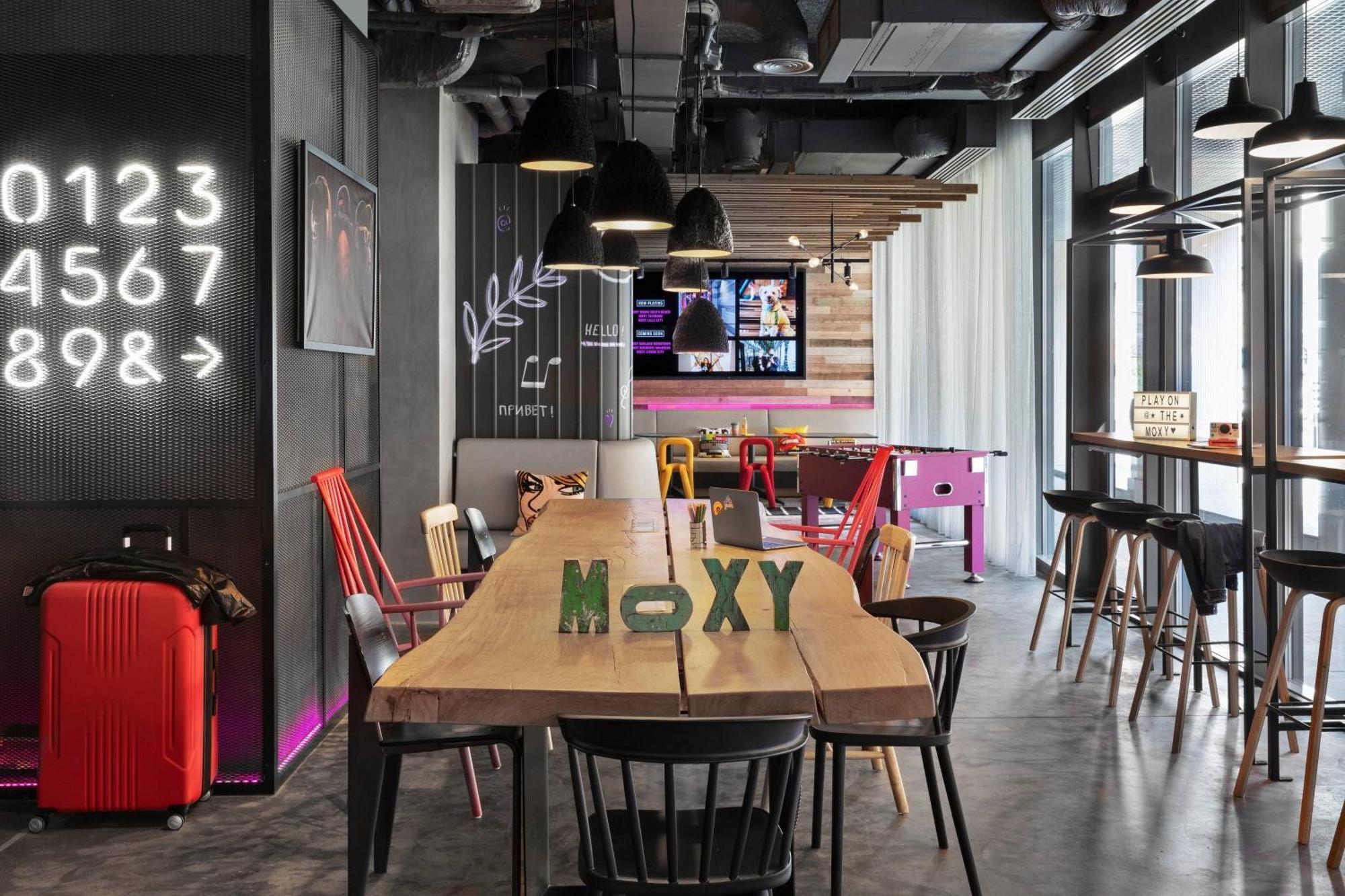Hotel Moxy Bucharest Old Town Esterno foto