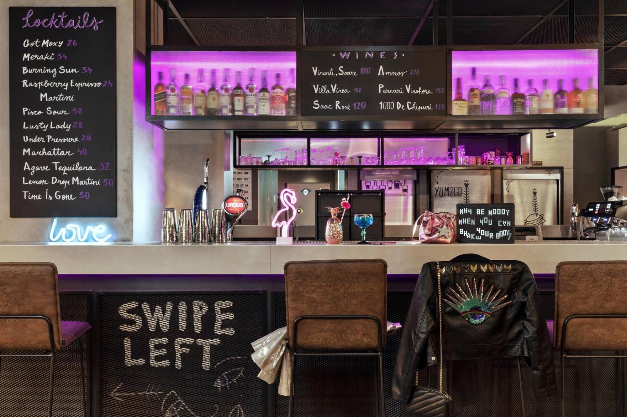Hotel Moxy Bucharest Old Town Esterno foto
